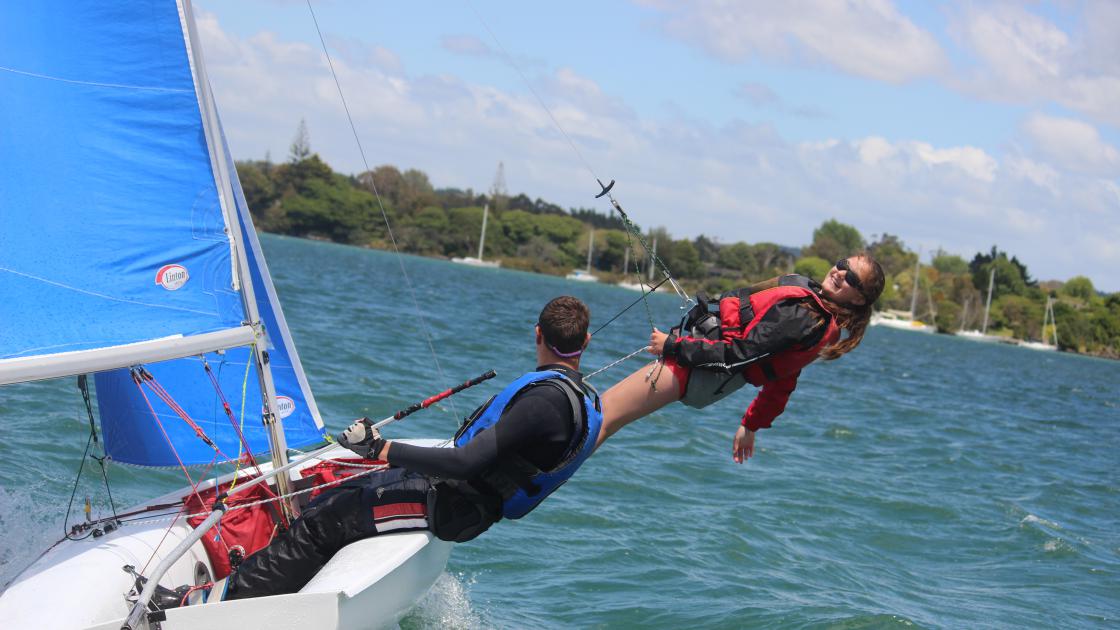 Estudantes em academias desportivas de escolas de ensino médio na Nova Zelândia