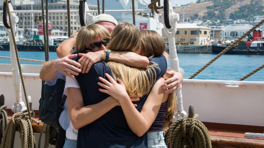 Estudantes gap year em navio-escola de ensino médio na Suíça