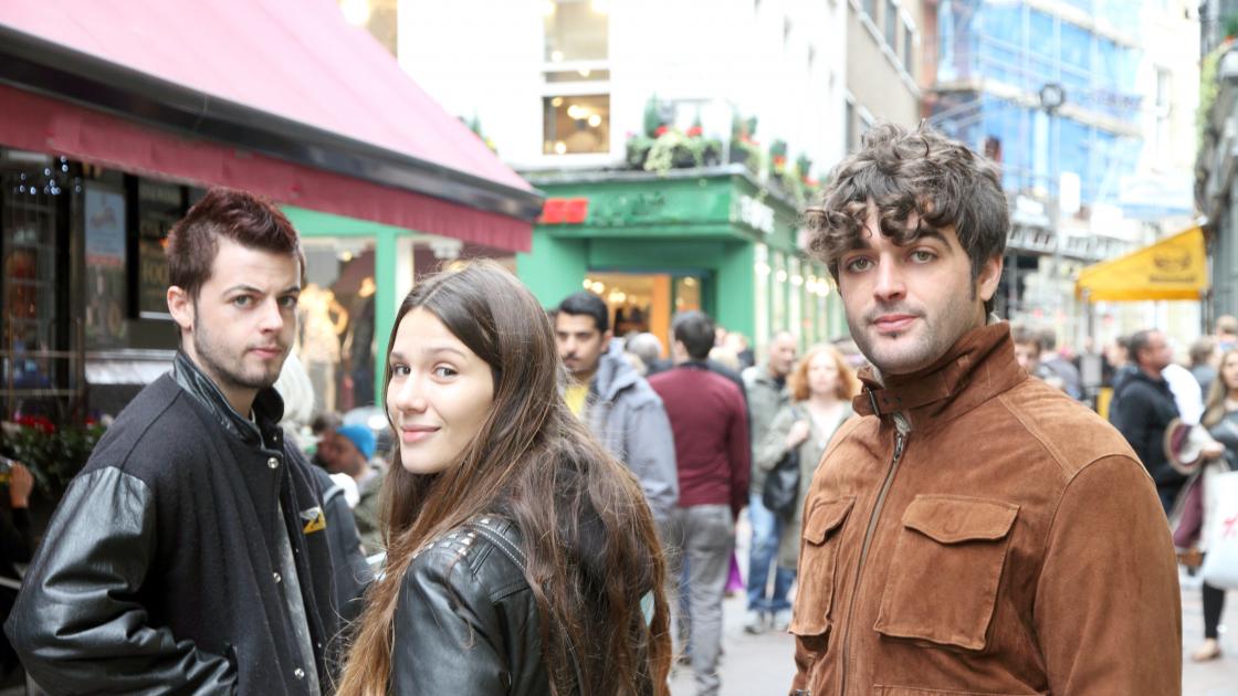 Foto de estudantes de intercâmbio de Ensino Médio na Escócia em Edimburgo